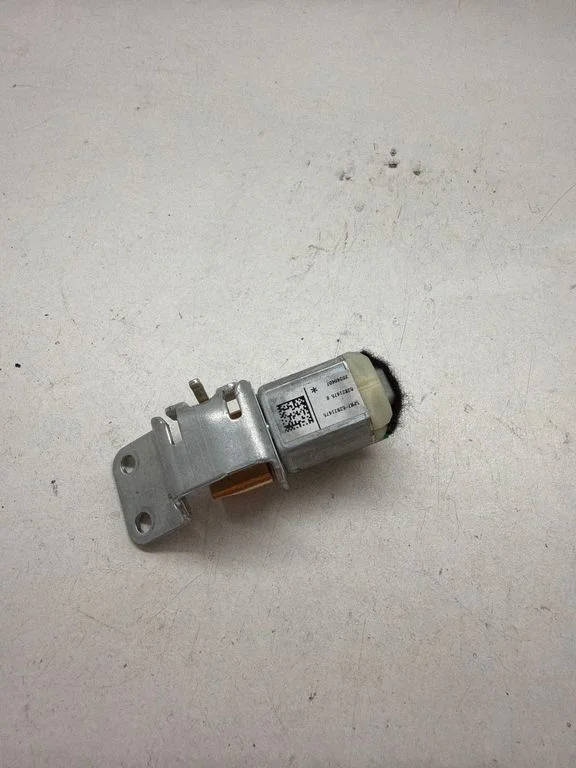 Steering wheel buttons/switches 62821475