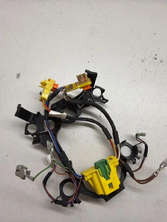 Steering wheel buttons/switches 971971388A