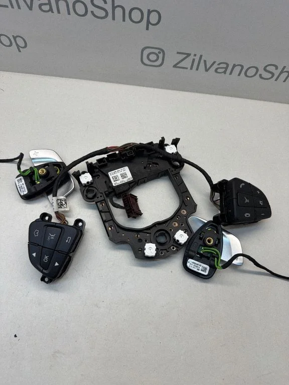 Steering wheel buttons/switches A0994641517