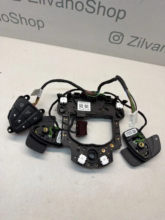 Steering wheel buttons/switches A0994641517