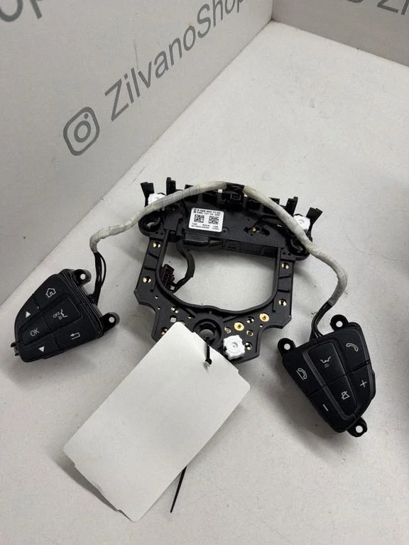 Steering wheel buttons/switches A0994641100