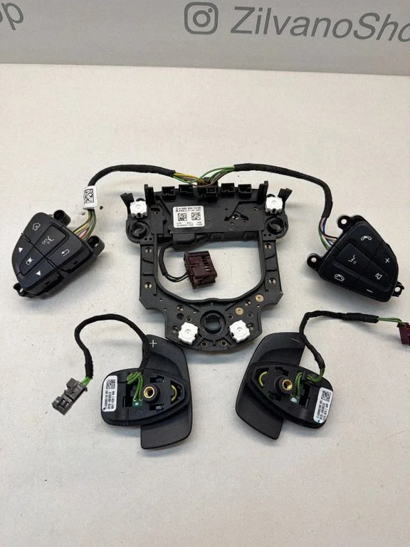 Steering wheel buttons/switches A0994641400