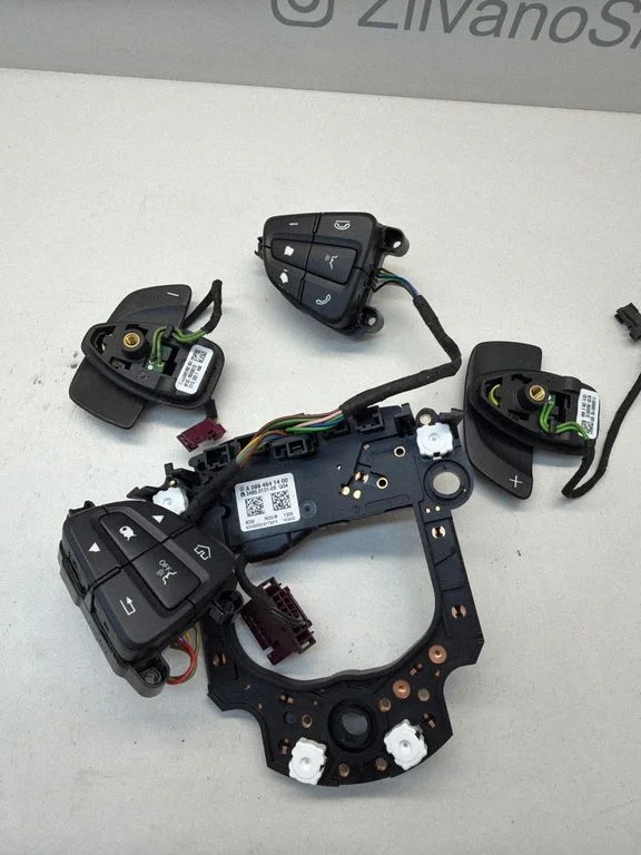 Steering wheel buttons/switches A0994641400