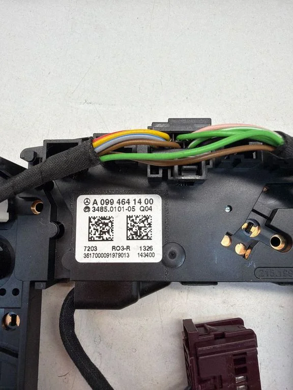 Steering wheel buttons/switches A0994641400