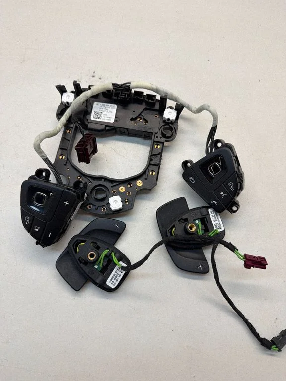 Steering wheel buttons/switches – Mercedes-Benz E-Class W213 (2016-)