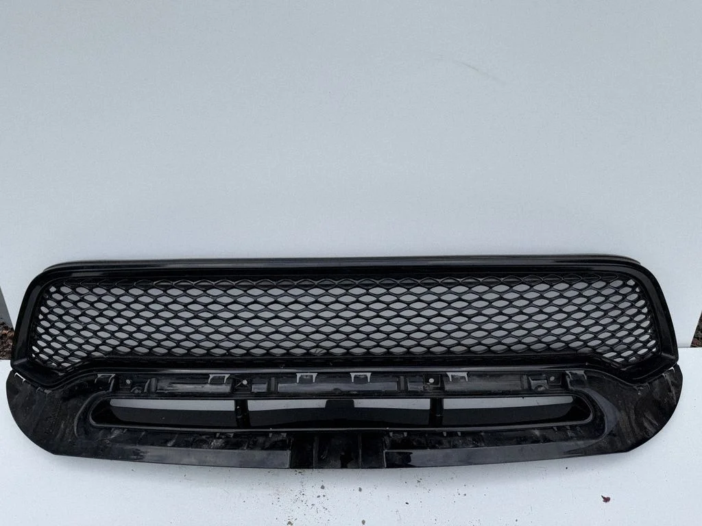 Front grill DG2D8252ANT0