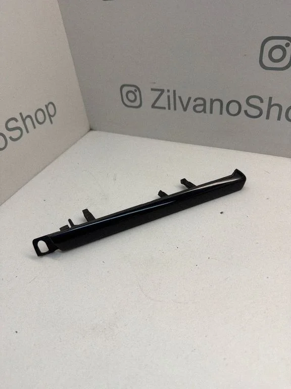 Dashboard trim 10855201