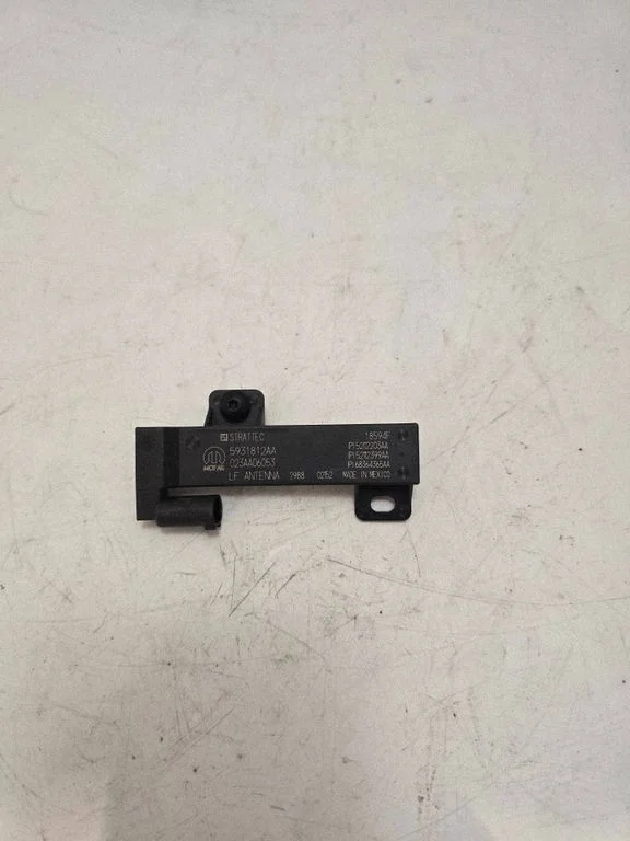 Bezatslēgas sistēmas KESSY (keyless) vadības bloks/modulis 5931812AA