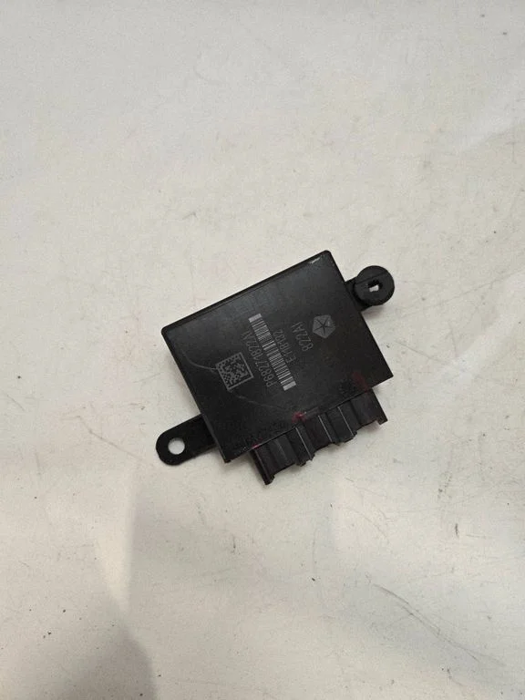 Parkimisandurite (PDC) juhtplokk – Ram 1500 DT (2018-)
