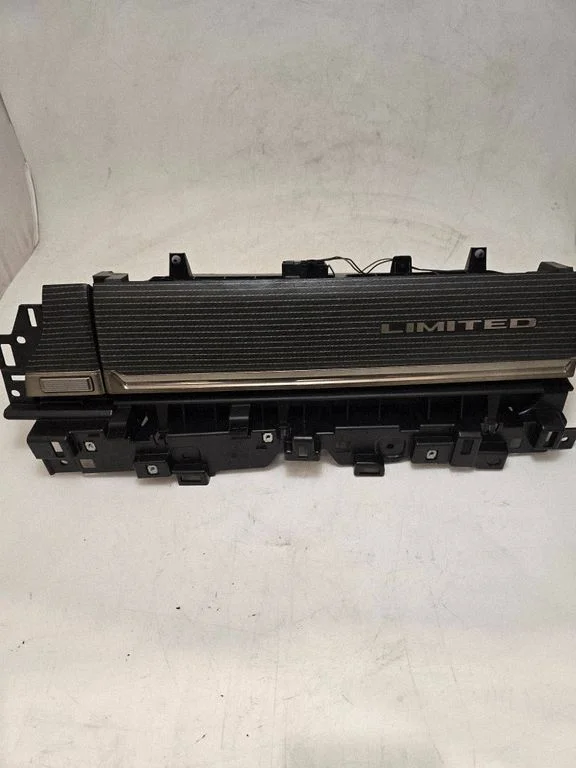 Paneļa apdares panelis (sānu) 5ZL821X9AJ