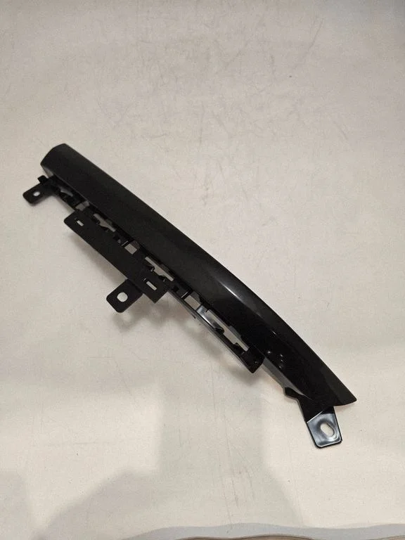 Under headlight/headlamp trim 6BT16TRMAC