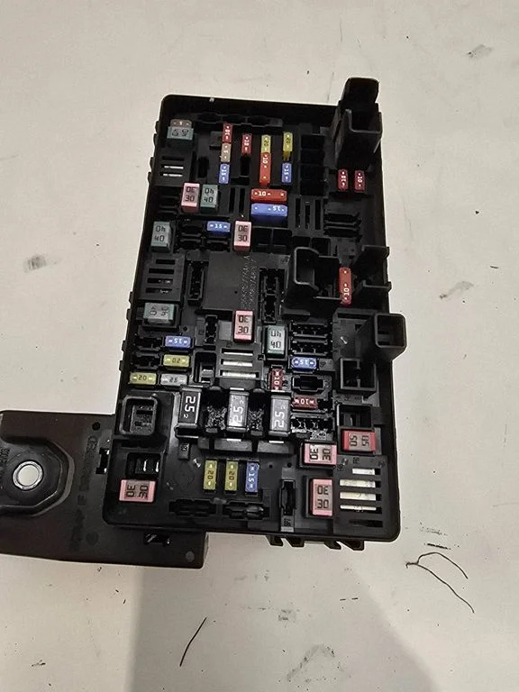 Fuse box set 68312776AC