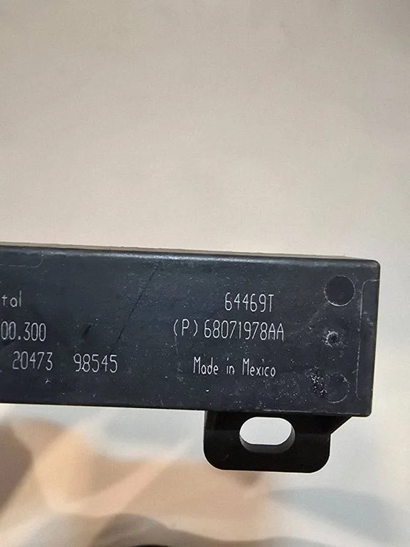 Keyless system antenna 68071978AA