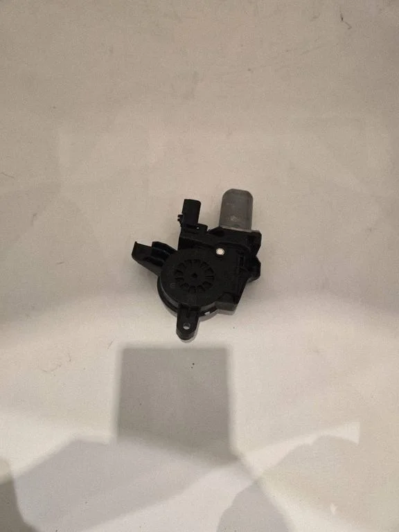 Rear door window regulator motor 41784C
