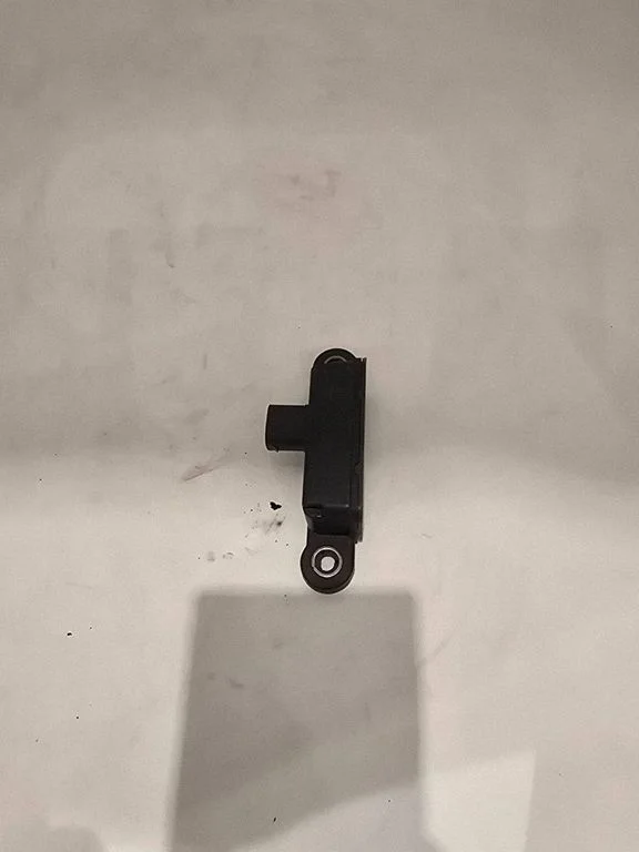 ESP (stabilitātes sistēmas) sensors (paātrinājuma sensors)