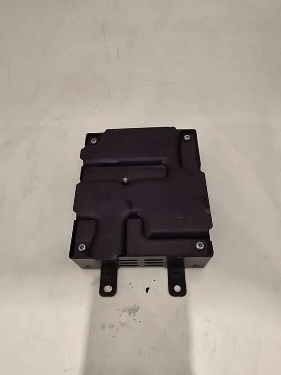 Voltage converter inverter P68302053AE
