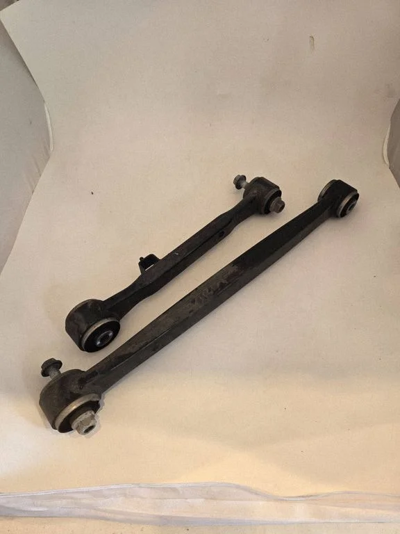 Rear control arm 68279715aa