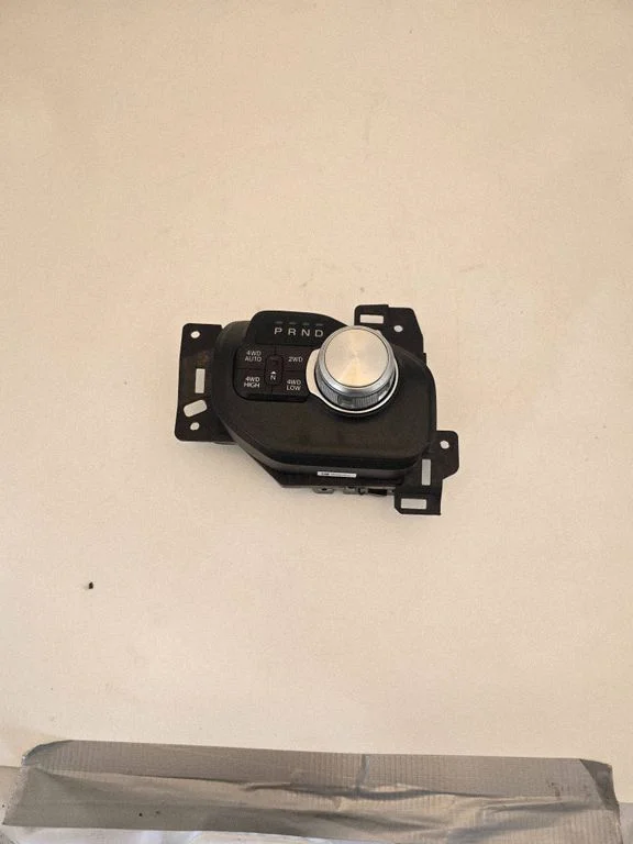 Other switches/knobs/shifts 68263859AE