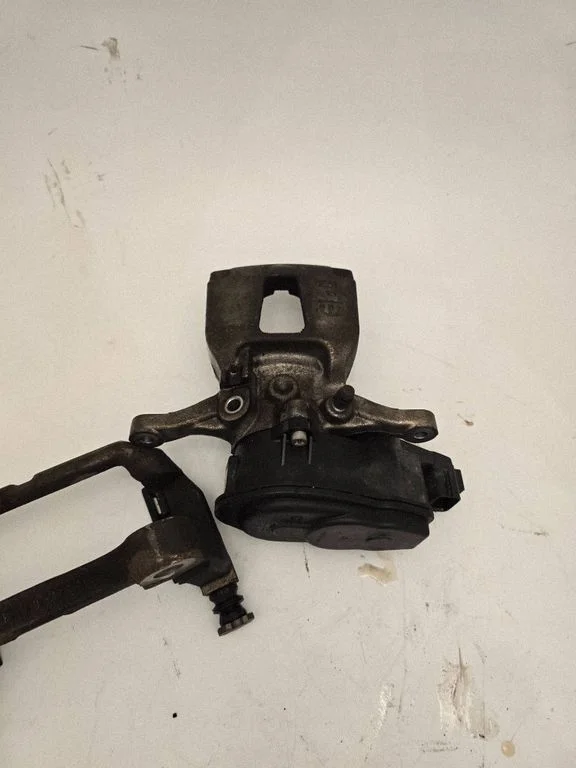 Rear brake caliper