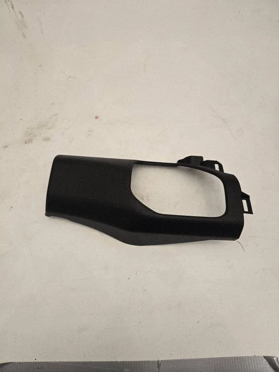 Panel trim 6BK73TX7AC