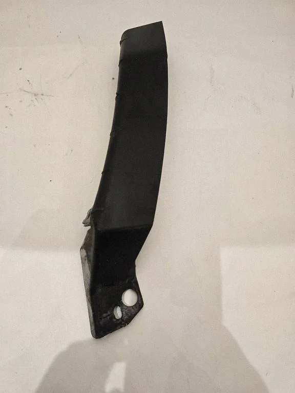 Front bumper mounting bracket – Ram 1500 DT (2018-)