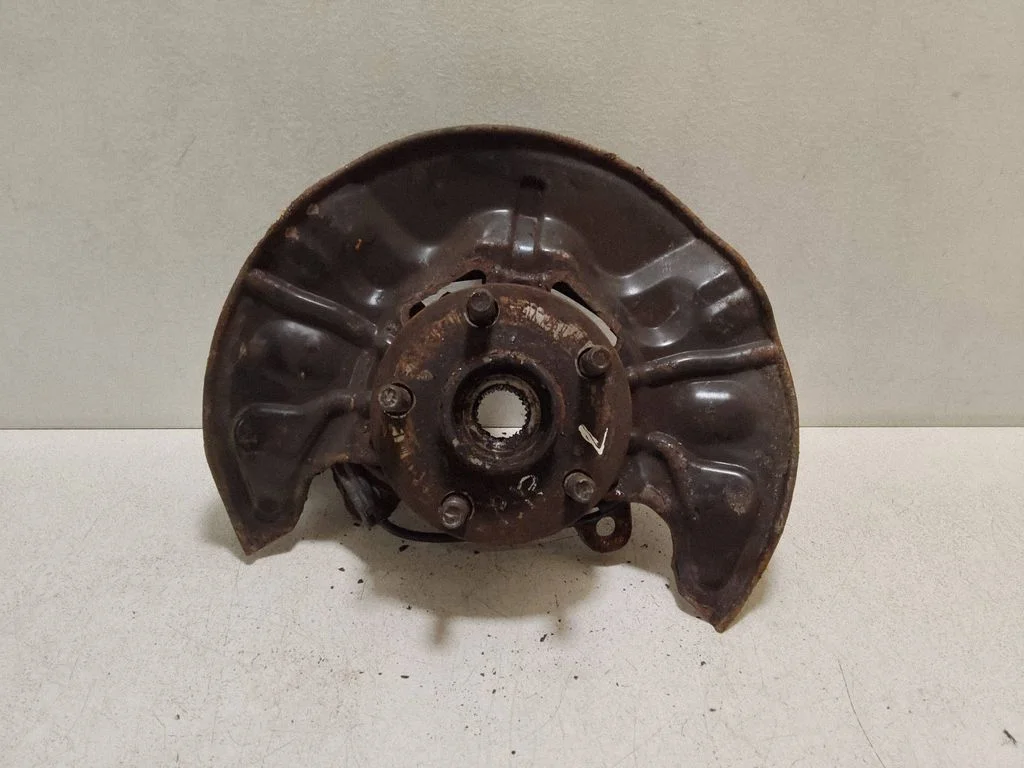 Front wheel hub – left
