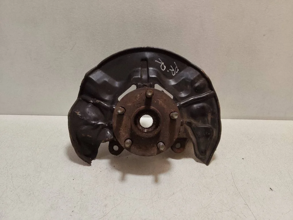 Front wheel hub – right