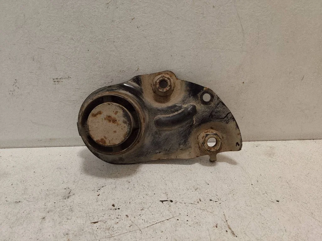 Engine mount bracket 5122705020