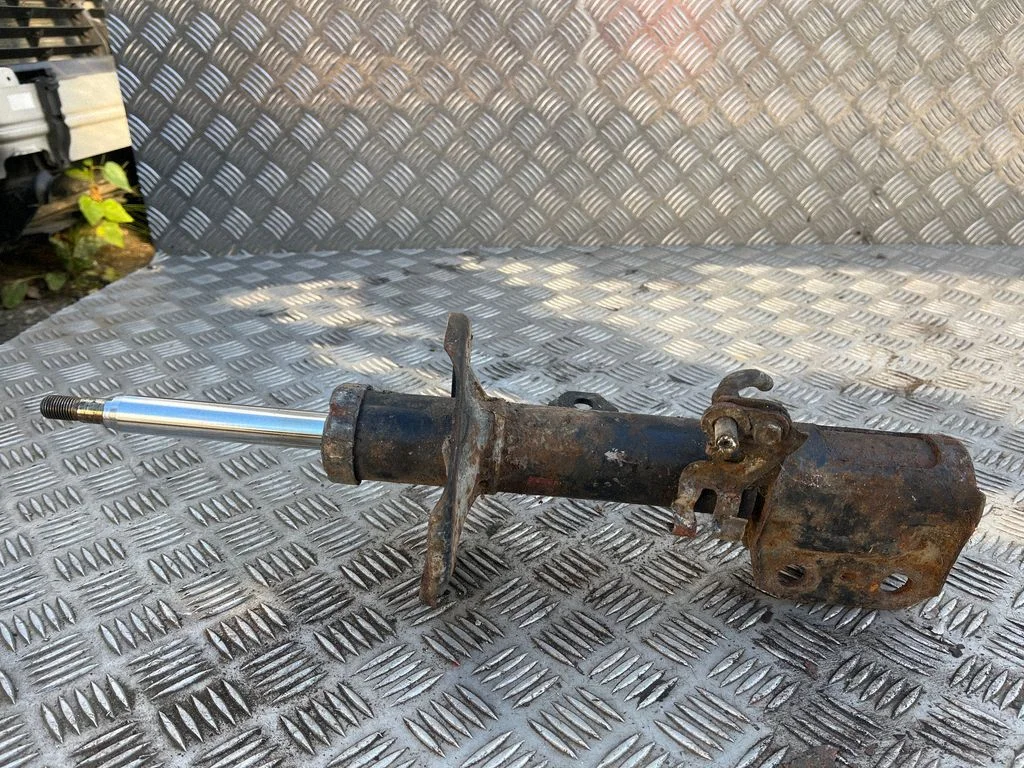 Front shock absorber/damper – right