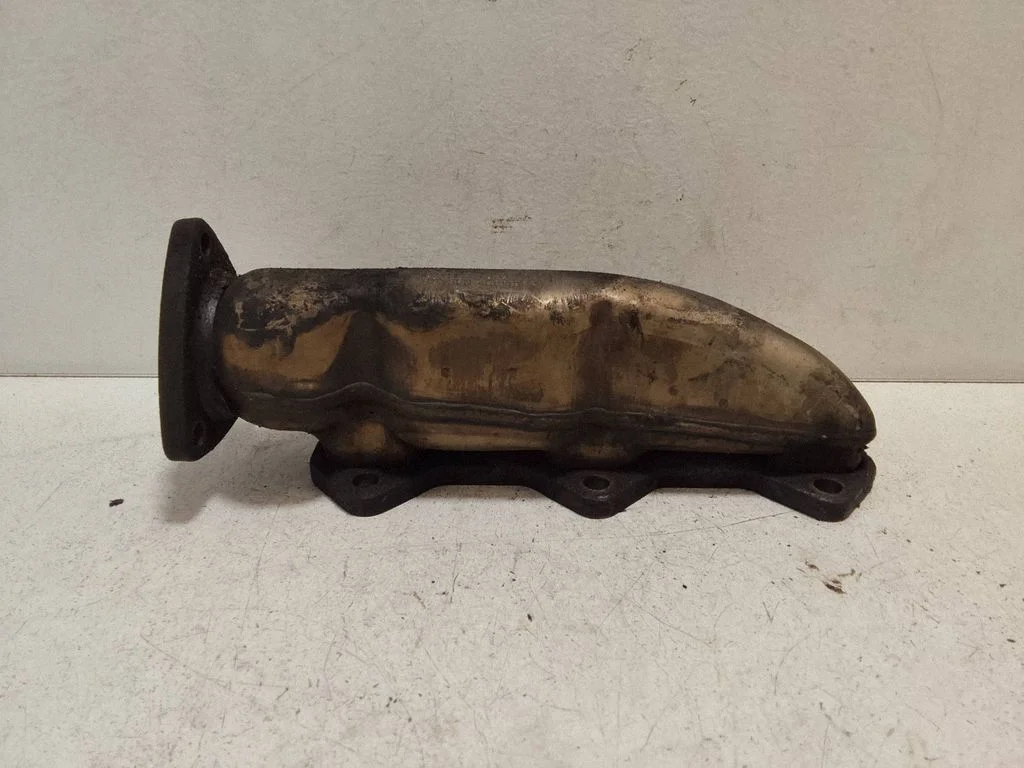 Exhaust manifold – Volkswagen Passat B5.5 (2001-2005)