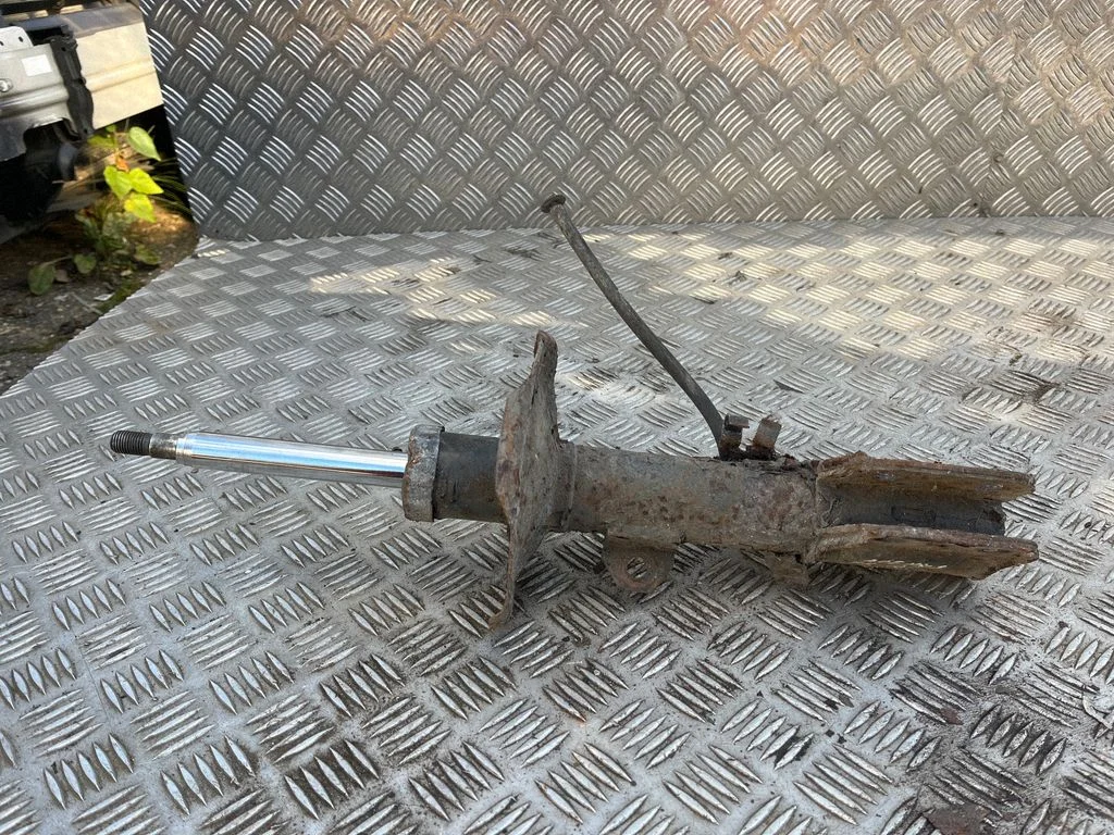 Front shock absorber/damper – right