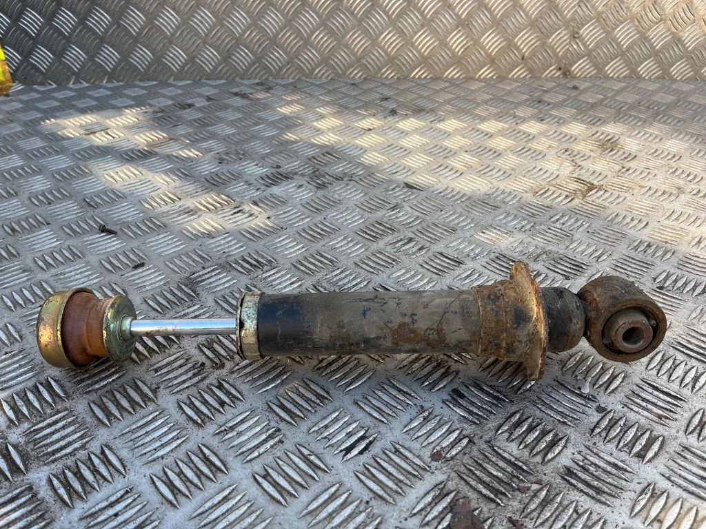 Rear shock absorber/damper