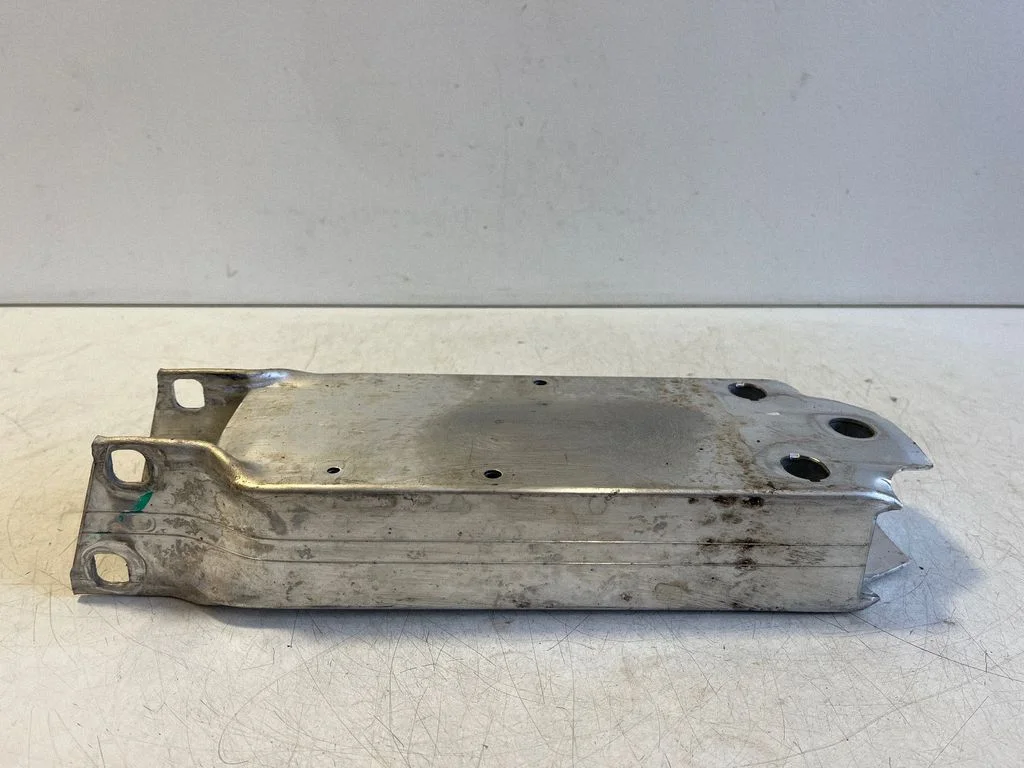 Priekšējā bampera trieciena slāpētājs A2546207700