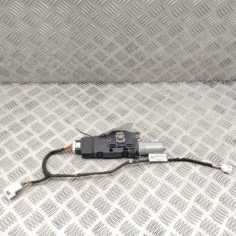 Jumta lūkas motoriņš/piedziņa A2138203802
