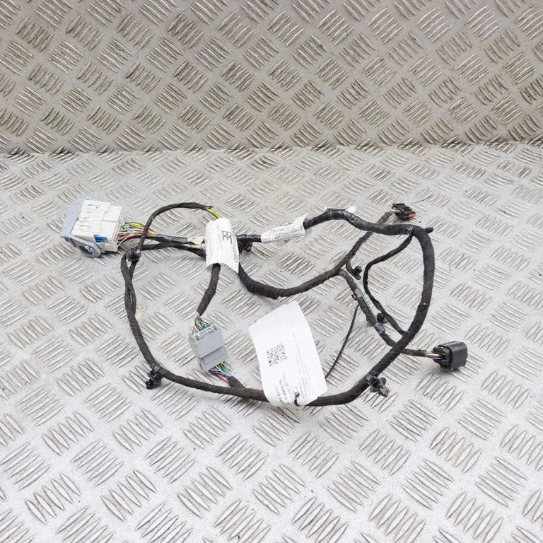 Citi vadi/instalācija GG9T14B079BFB