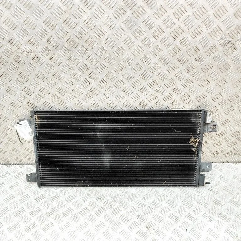 Kliimaseadme jahutusradiaator (kondensaator) 834030461C