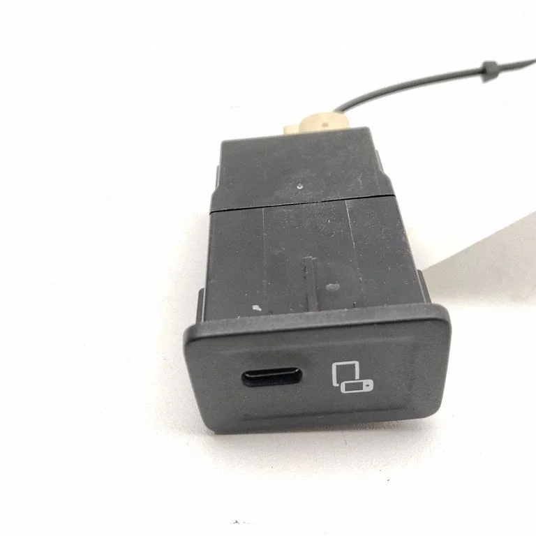 USB ligzda A2478206301