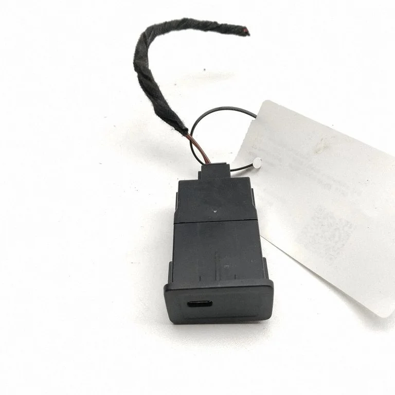 USB ligzda A2478207802