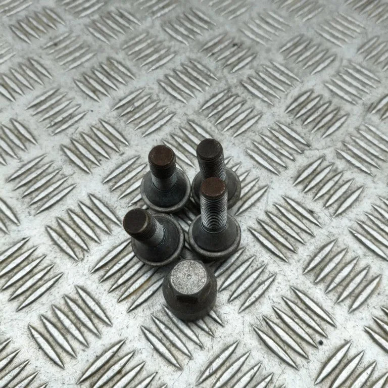 Anti-theft wheel nuts and lock – Volvo S60 (2014-2018)