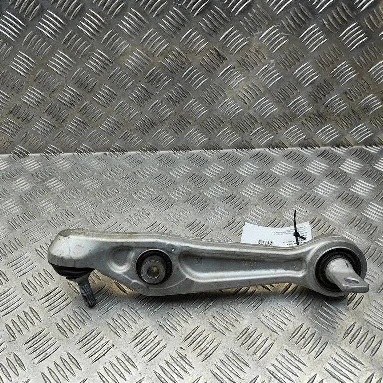 Priekšējā apakšējā svira/svārsts 104434100E