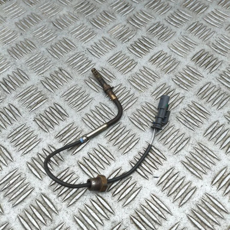 Oil temperature sensor 31430937