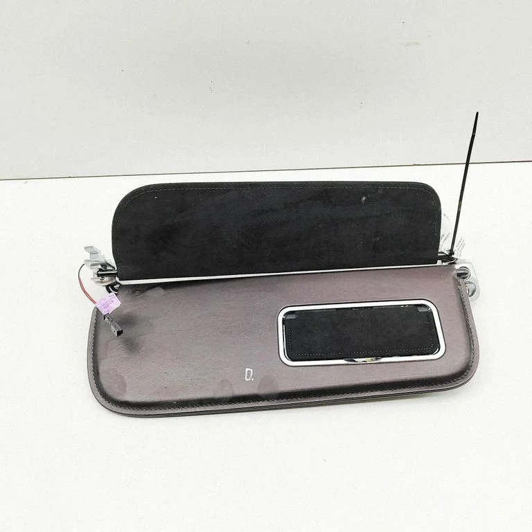 Päikesesirm NY8369320ECW – Aston Martin DBX (2020-)
