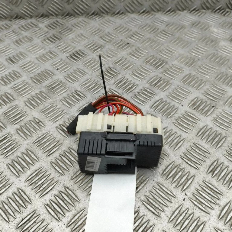 Fuse box set 6G9T14C507AB