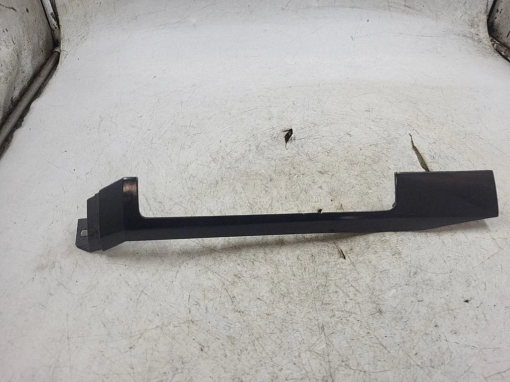 Dashboard glove box trim 8196103