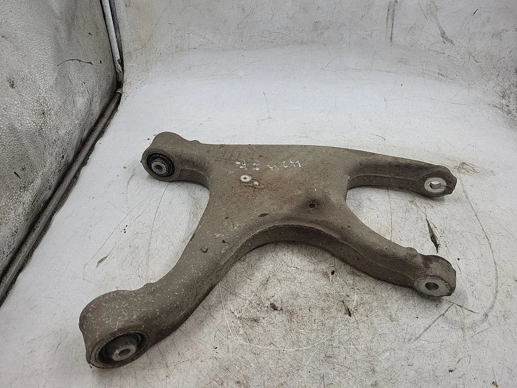 Rear upper control arm/wishbone