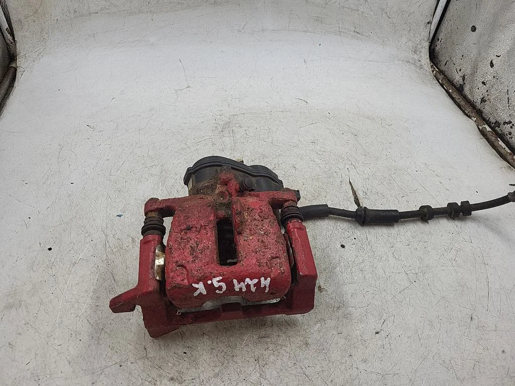 Rear brake caliper – rear left