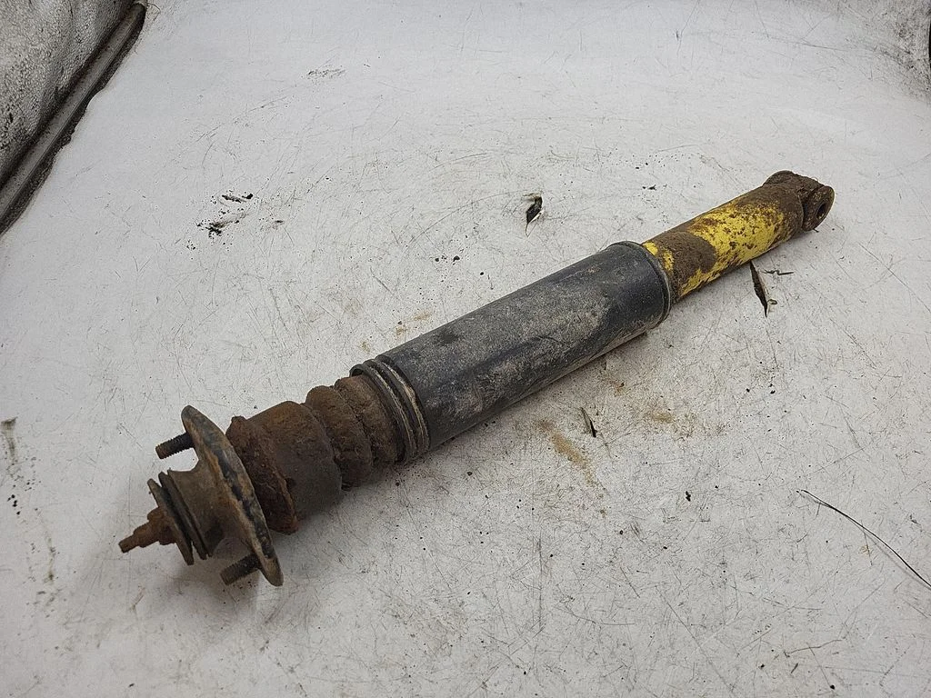 Rear shock absorber/damper