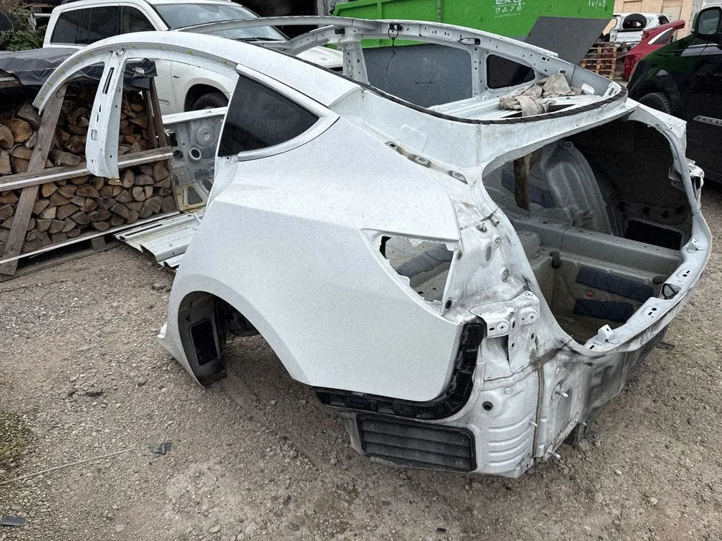 Rear quarter panel 1073677SCA