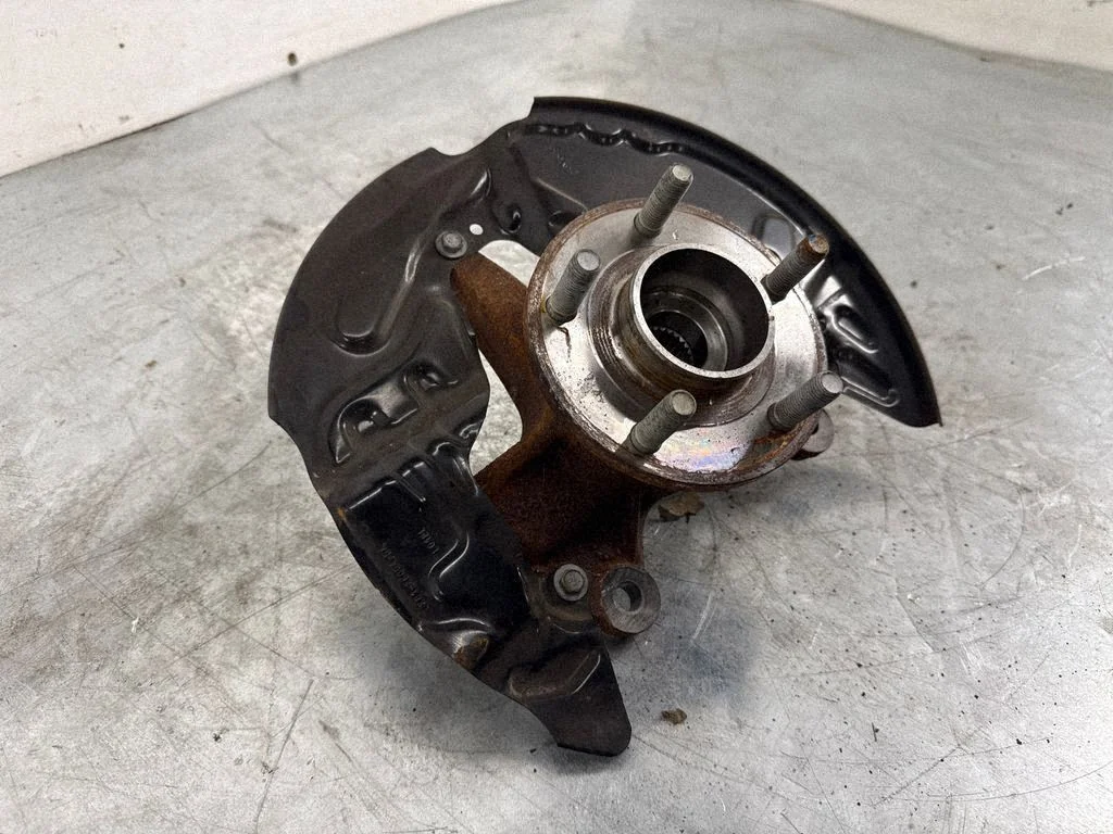 Front wheel hub LX6C3K170A2B