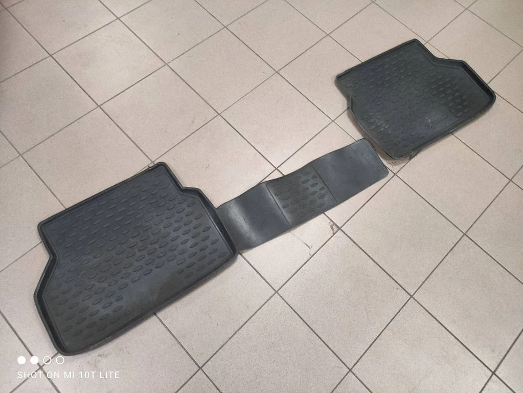 Dywanik tylny – BMW Seria 5 E60 E61 (2004-2010)